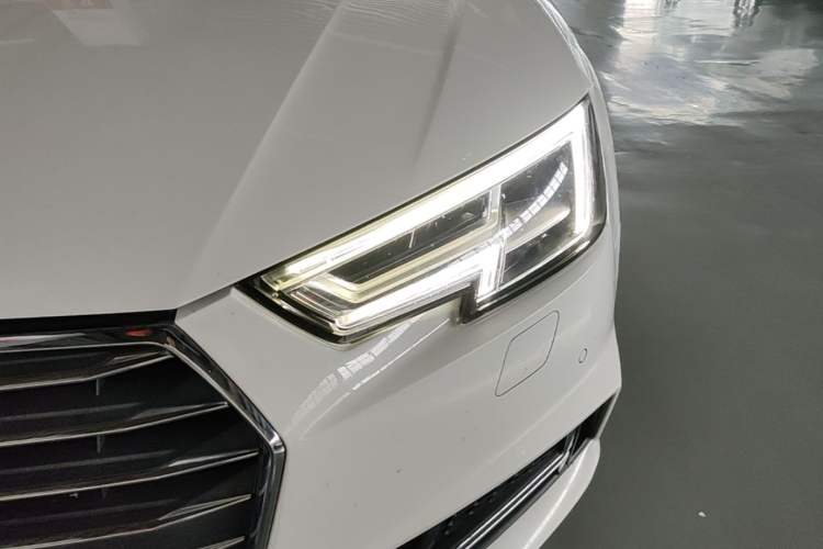 Used Audi A4L 2018 30th Anniversary Edition 40 TFSI Fashion Model Left Front Headlight