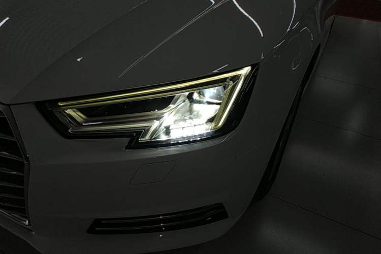 Used Audi A4L 2018 30th Anniversary Edition 40 TFSI Trendy Model Left Front Headlight