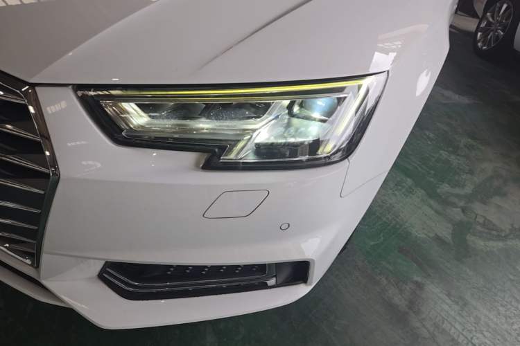 Used Audi A4L 2018 30th Anniversary Edition 45 TFSI quattro Individual Sport Edition Left Front Headlight
