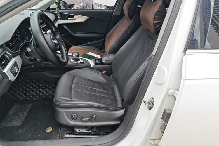 Used Audi A4L 2018 30th Anniversary Edition 40 TFSI Fashion Model Left Front Seat