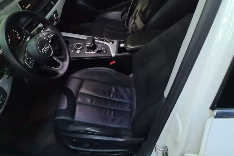 Used Audi A4L 2018 30th Anniversary Edition 40 TFSI Fashion Model Left Front Seat
