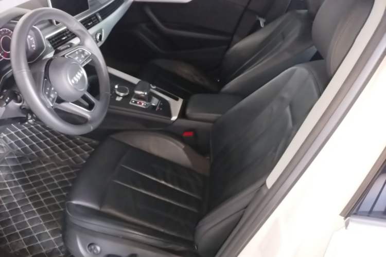 Used Audi A4L 2018 30th Anniversary Edition 40 TFSI Fashion Model Left Front Seat