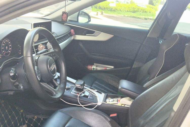 Used Audi A4L 2018 30th Anniversary Edition 40 TFSI Fashion Model Left Front Seat