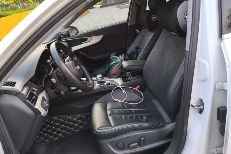 Used Audi A4L 2018 30th Anniversary Edition 40 TFSI Fashion Model Left Front Seat