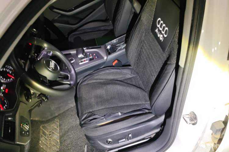 Used Audi A4L 2018 30th Anniversary Edition 40 TFSI Trendy Model Left Front Seat