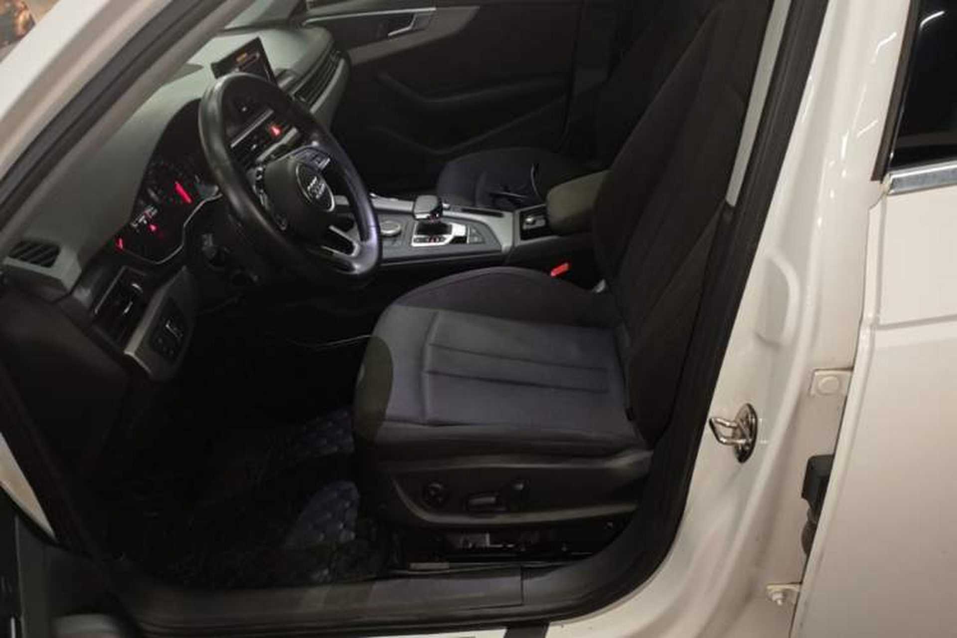 Used Audi A4L 2018 30th Anniversary Edition 40 TFSI Trendy Model Left Front Seat