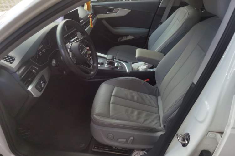 Used Audi A4L 2018 30th Anniversary Edition 40 TFSI Fashion Model Left Front Seat