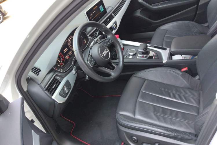Used Audi A4L 2018 30th Anniversary Edition 40 TFSI Fashion Model Left Front Seat