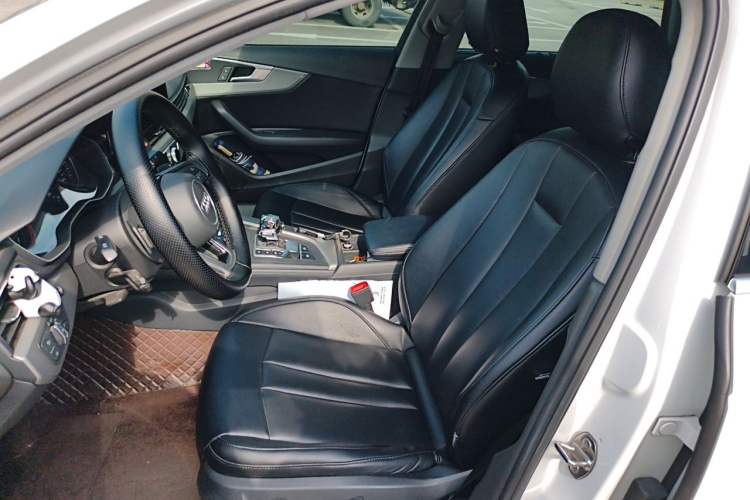 Used Audi A4L 2018 30th Anniversary Edition 40 TFSI Fashion Model Left Front Seat