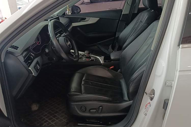 Used Audi A4L 2018 30th Anniversary Edition 40 TFSI Fashion Model Left Front Seat