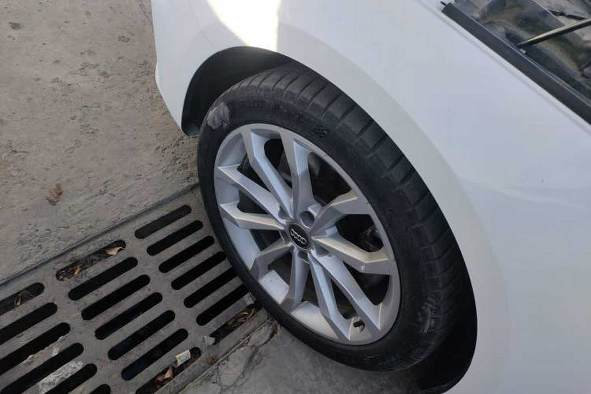 Used Audi A4L 2018 30th Anniversary Edition 40 TFSI Fashion Model Left Front Wheel Hub