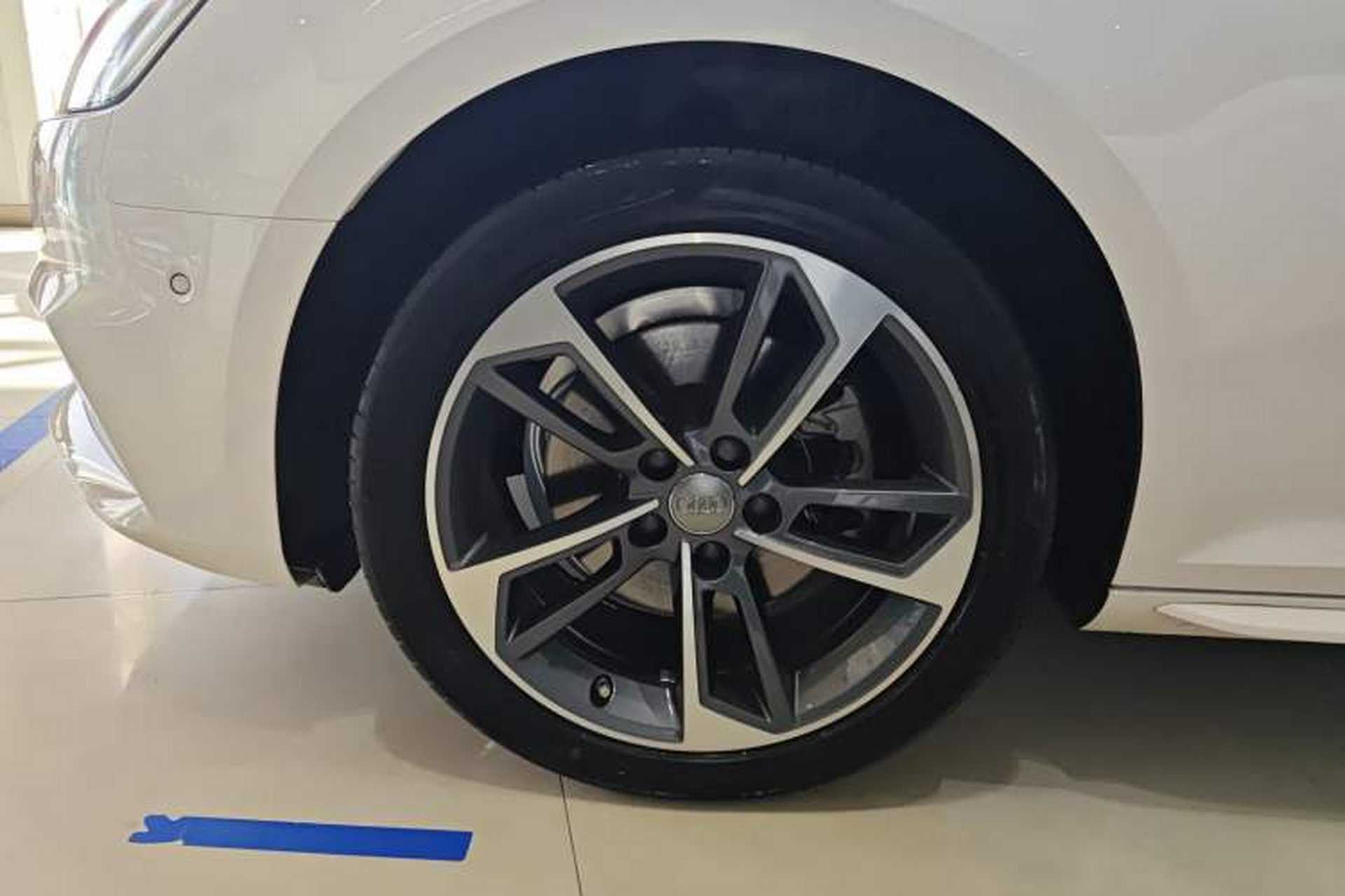 Used Audi A4L 2018 30th Anniversary Edition 40 TFSI Sport Edition Left Front Wheel Hub
