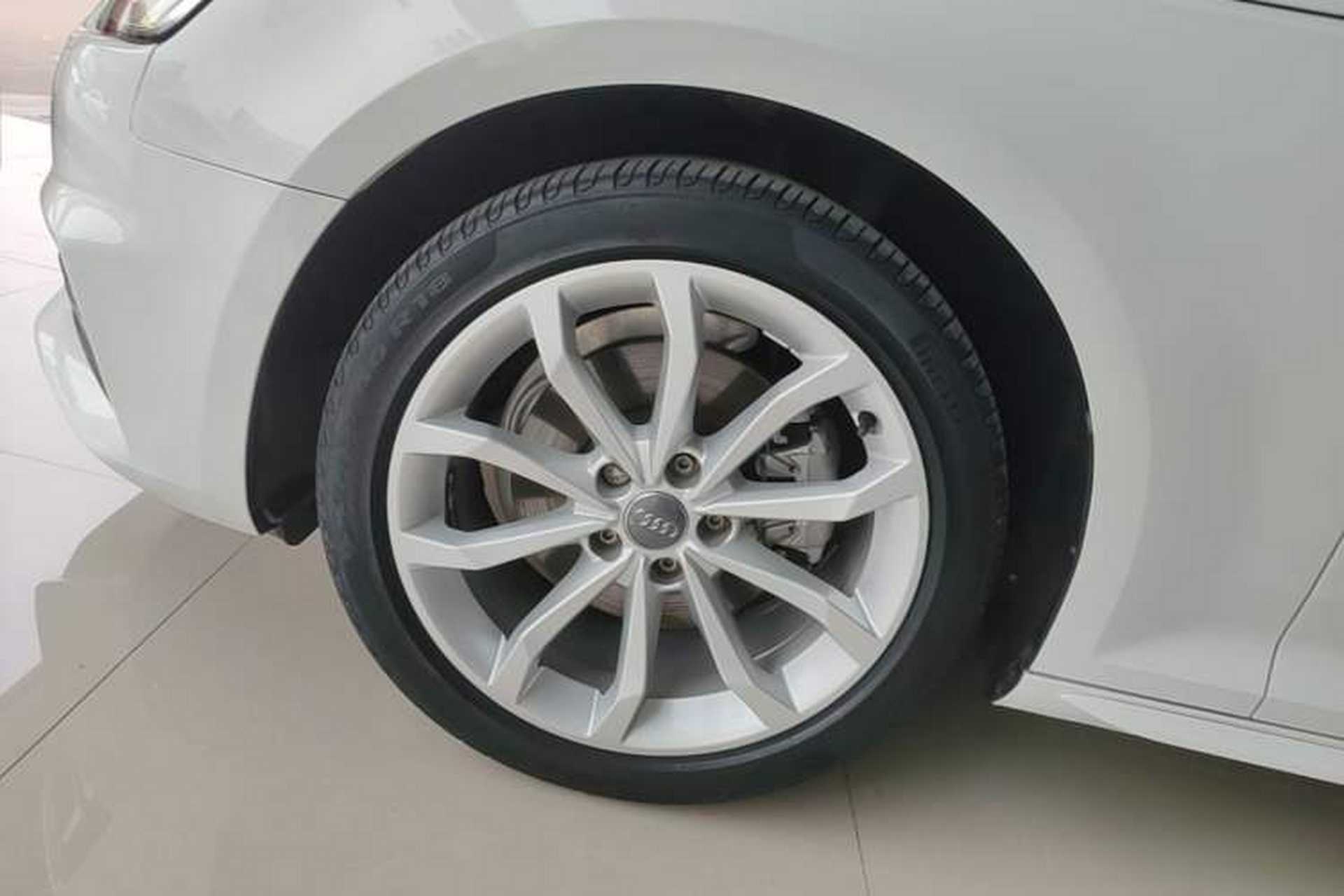 Used Audi A4L 2018 30th Anniversary Edition 40 TFSI Fashion Model Left Front Wheel Hub