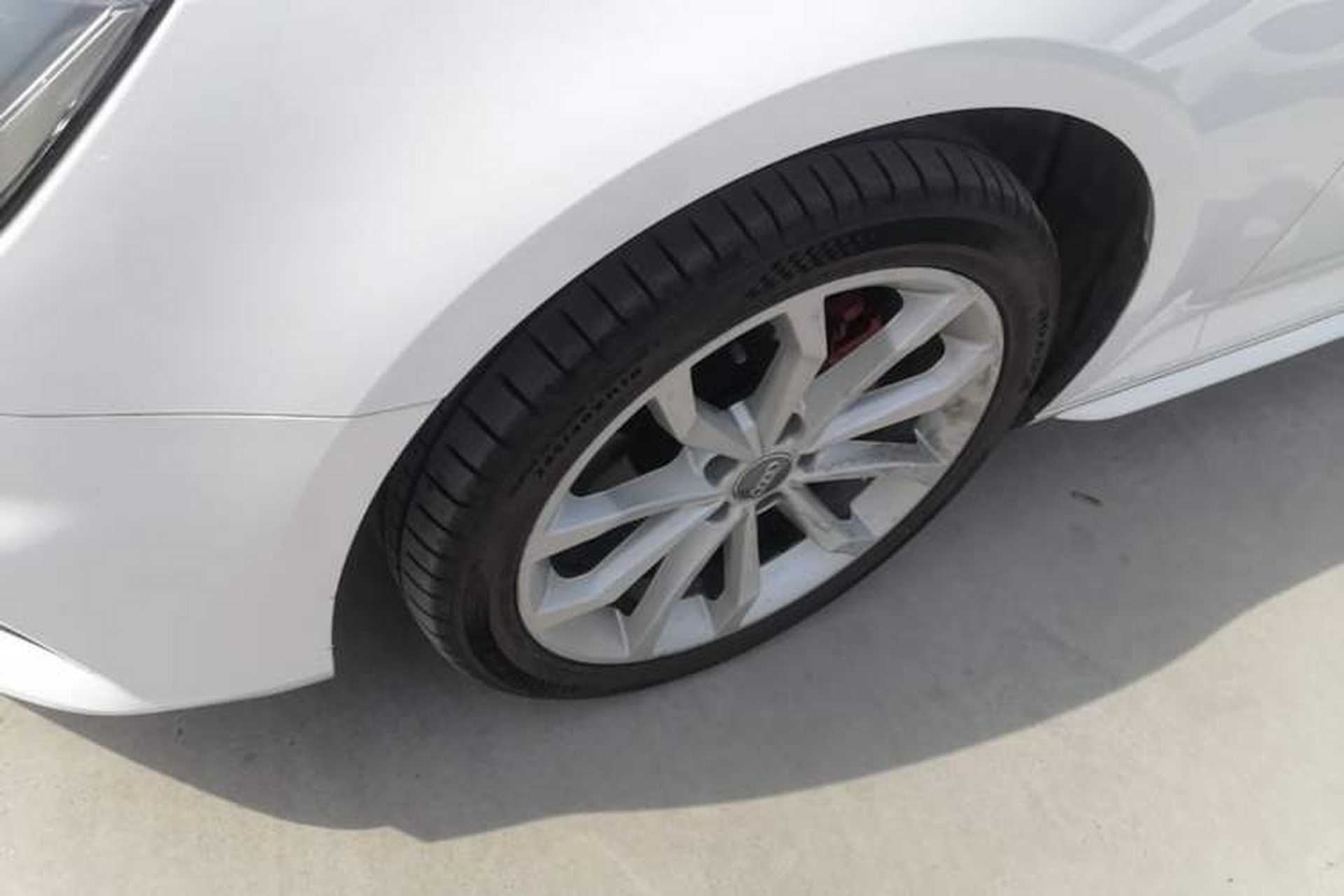 Used Audi A4L 2018 30th Anniversary Edition 40 TFSI Fashion Model Left Front Wheel Hub