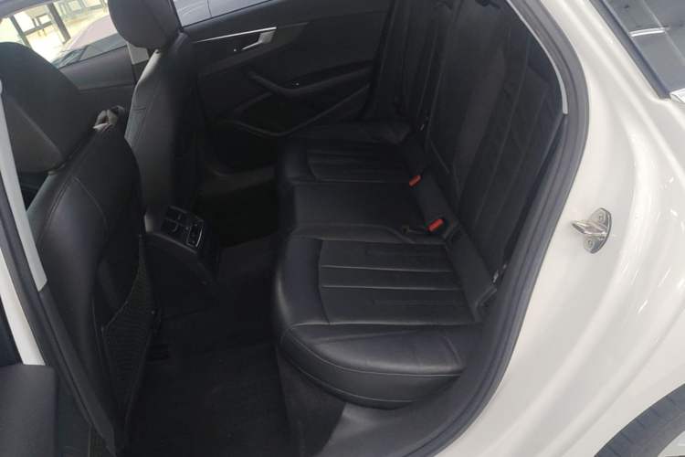 Used Audi A4L 2018 30th Anniversary Edition 40 TFSI Fashion Model Left Rear Seat