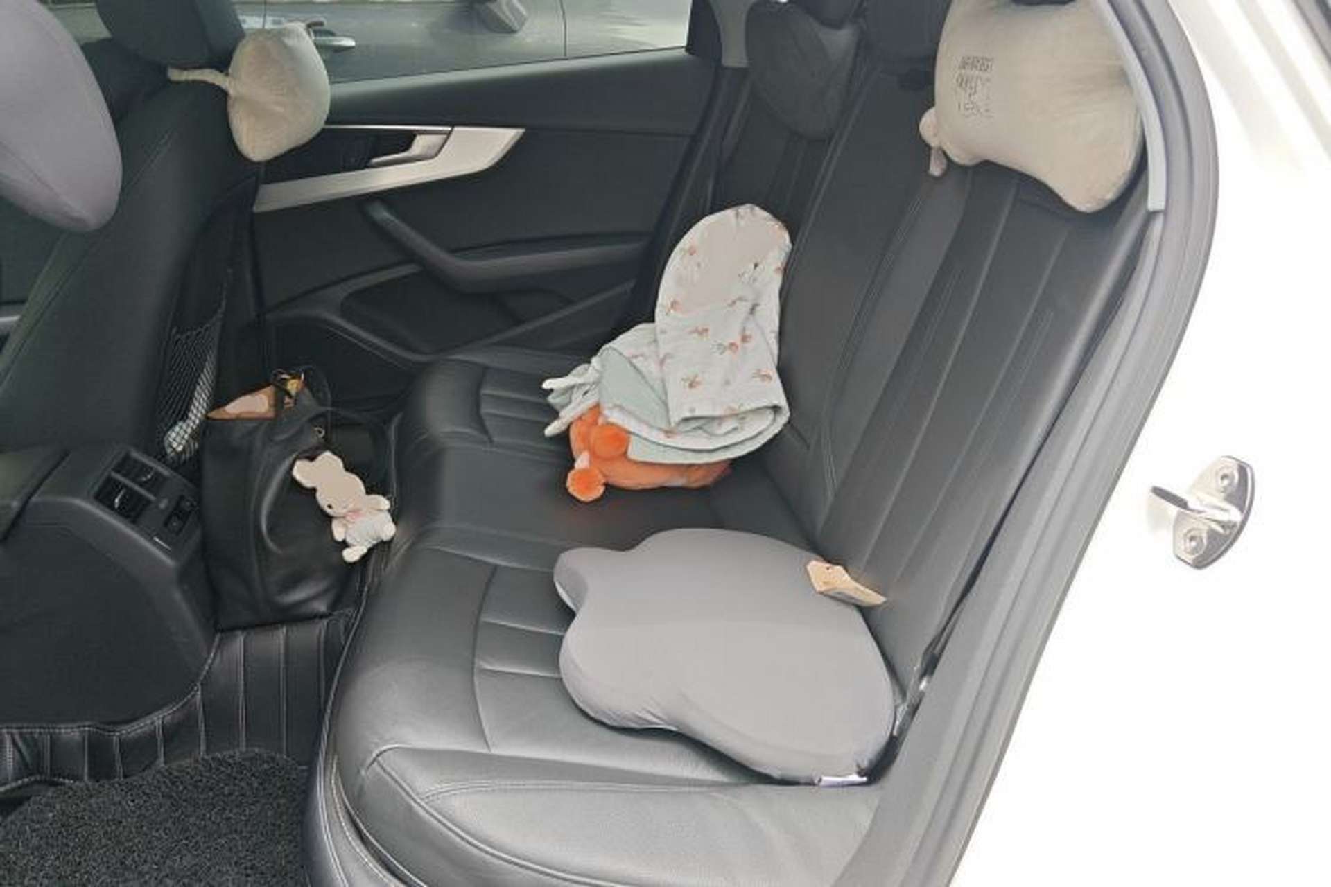 Used Audi A4L 2018 30th Anniversary Edition 40 TFSI Fashion Model Left Rear Seat