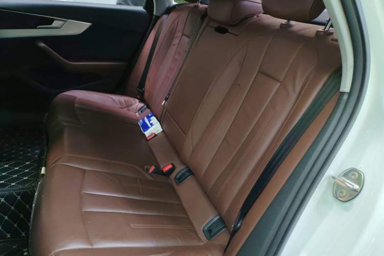 Used Audi A4L 2018 30th Anniversary Edition 40 TFSI Fashion Model Left Rear Seat