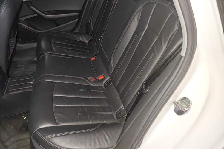 Used Audi A4L 2018 30th Anniversary Edition 40 TFSI Fashion Model Left Rear Seat