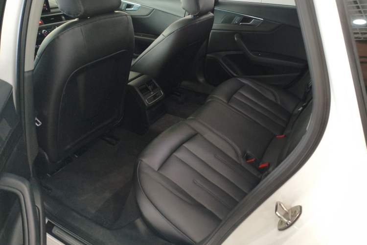 Used Audi A4L 2018 30th Anniversary Edition 40 TFSI Trendy Model Left Rear Seat