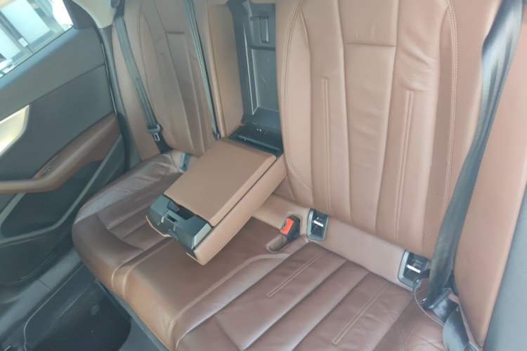Used Audi A4L 2018 30th Anniversary Edition 40 TFSI Fashion Model Left Rear Seat