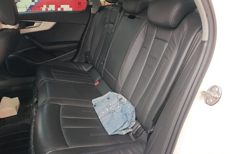 Used Audi A4L 2018 30th Anniversary Edition 40 TFSI Fashion Model Left Rear Seat