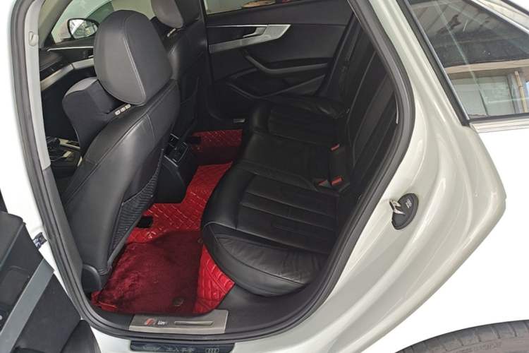 Used Audi A4L 2018 30th Anniversary Edition 40 TFSI Fashion Model Left Rear Seat