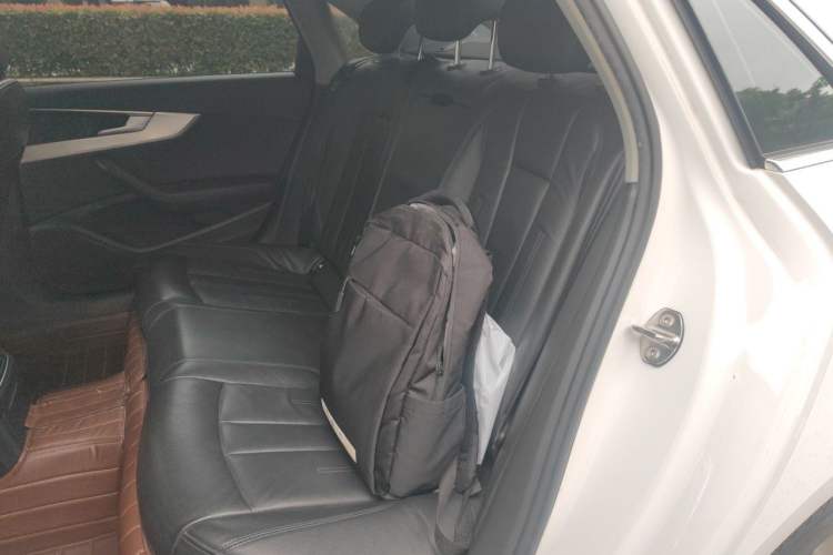 Used Audi A4L 2018 30th Anniversary Edition 40 TFSI Fashion Model Left Rear Seat