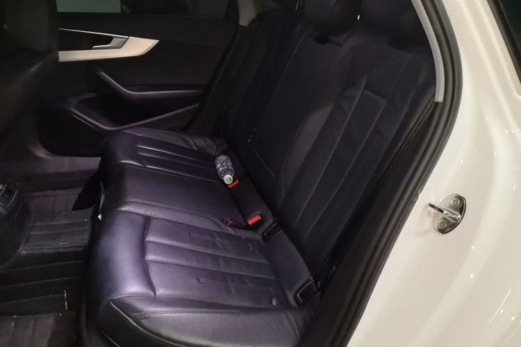 Used Audi A4L 2018 30th Anniversary Edition 40 TFSI Fashion Model Left Rear Seat