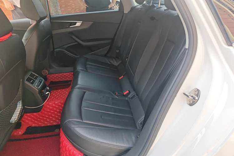 Used Audi A4L 2018 30th Anniversary Edition 40 TFSI Fashion Model Left Rear Seat