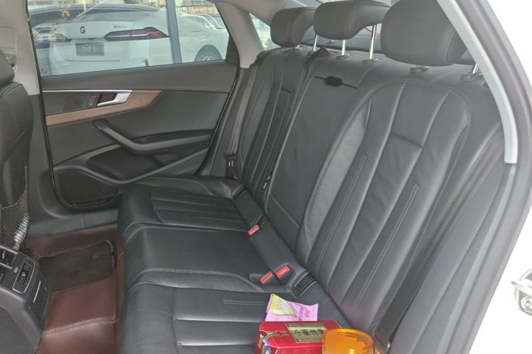 Used Audi A4L 2018 30th Anniversary Edition 40 TFSI Fashion Model Left Rear Seat