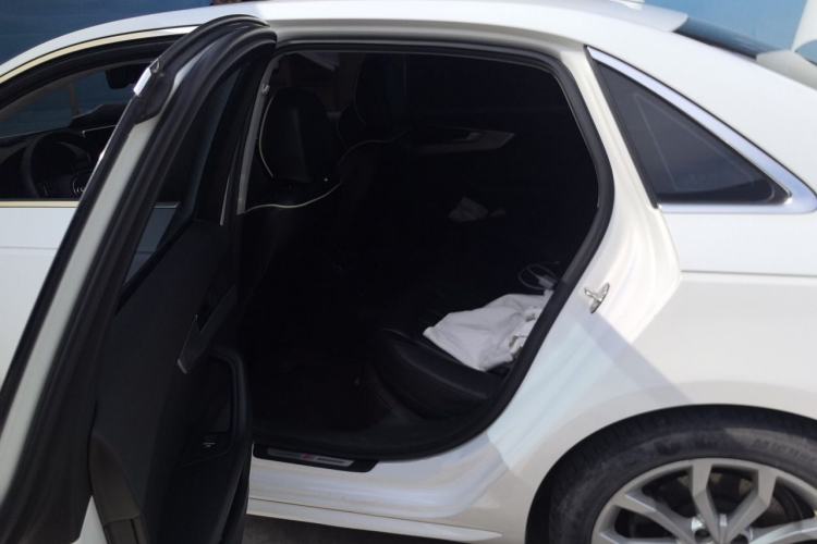 Used Audi A4L 2018 30th Anniversary Edition 40 TFSI Fashion Model Left Rear Seat