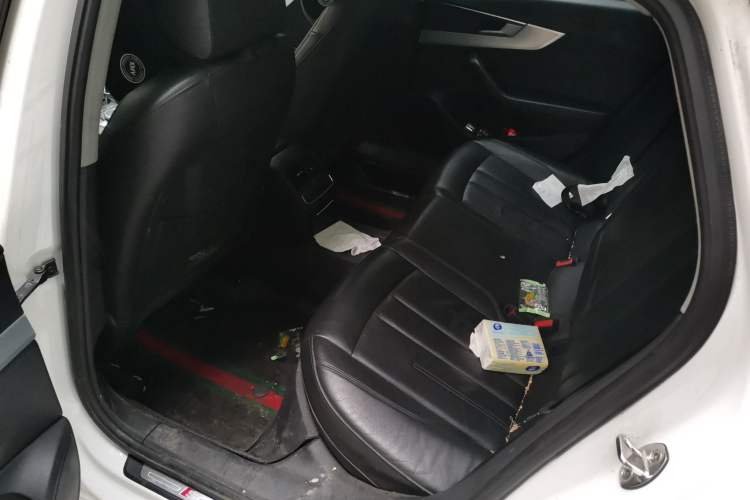 Used Audi A4L 2018 30th Anniversary Edition 40 TFSI Fashion Model Left Rear Seat