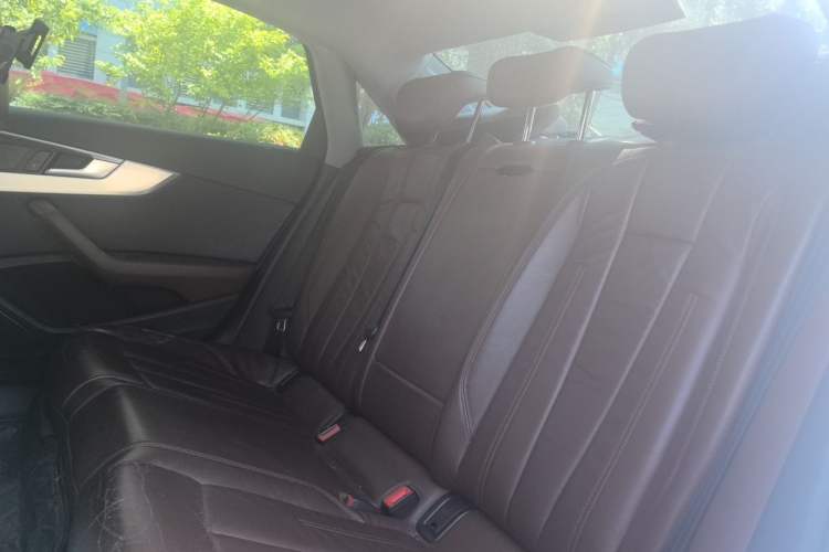 Used Audi A4L 2018 30th Anniversary Edition 40 TFSI Fashion Model Left Rear Seat