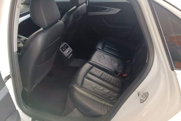 Used Audi A4L 2018 30th Anniversary Edition 40 TFSI Fashion Model Left Rear Seat