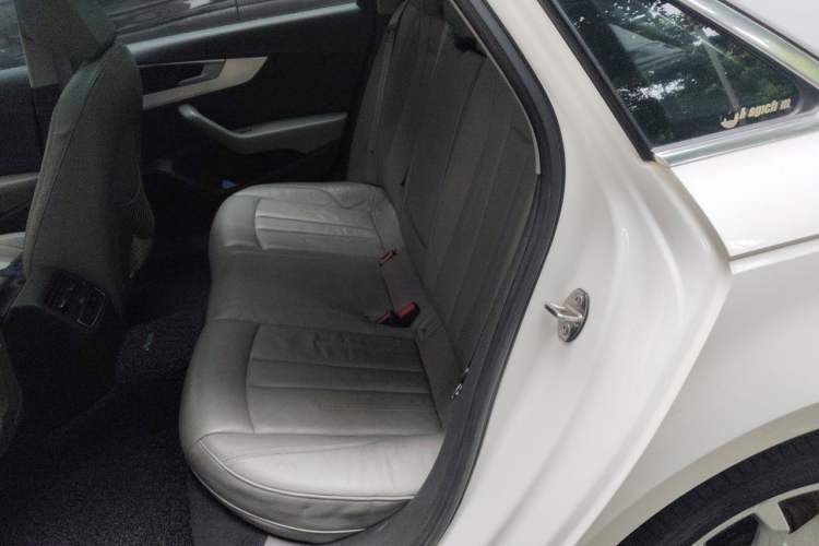 Used Audi A4L 2018 30th Anniversary Edition 40 TFSI Fashion Model Left Rear Seat