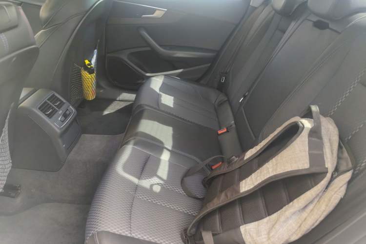 Used Audi A4L 2018 30th Anniversary Edition 45 TFSI quattro Sport model Left Rear Seat