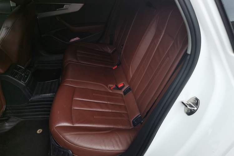 Used Audi A4L 2018 30th Anniversary Edition 40 TFSI Fashion Model Left Rear Seat