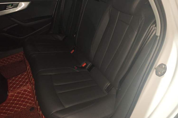 Used Audi A4L 2018 30th Anniversary Edition 40 TFSI Fashion Model Left Rear Seat