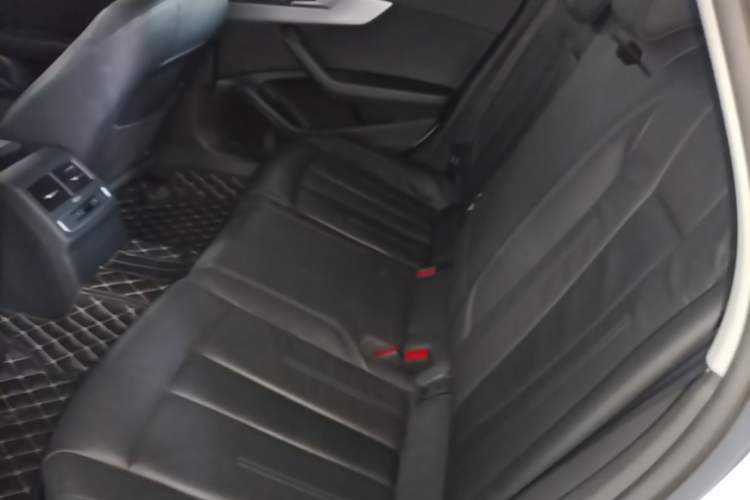 Used Audi A4L 2018 30th Anniversary Edition 40 TFSI Fashion Model Left Rear Seat