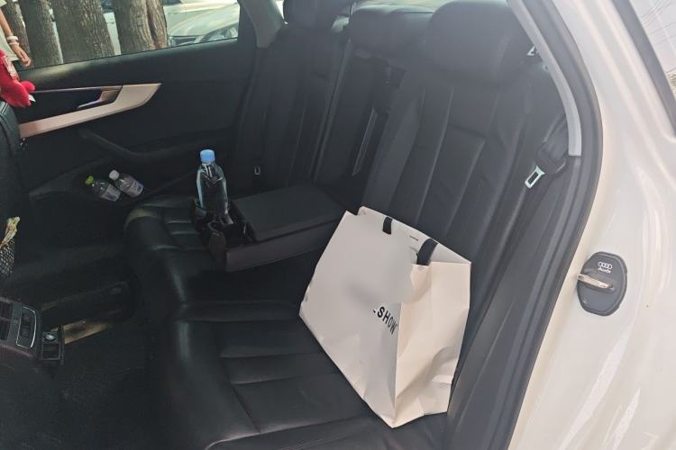 Used Audi A4L 2018 30th Anniversary Edition 40 TFSI Fashion Model Left Rear Seat