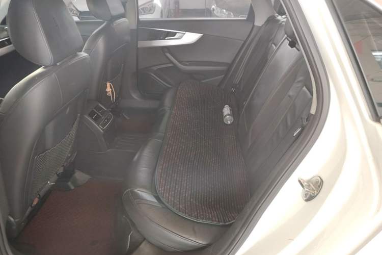 Used Audi A4L 2018 30th Anniversary Edition 40 TFSI Fashion Model Left Rear Seat