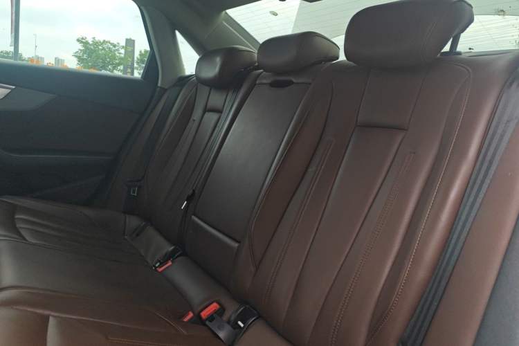 Used Audi A4L 2018 30th Anniversary Edition 40 TFSI Trendy Model Left Rear Seat