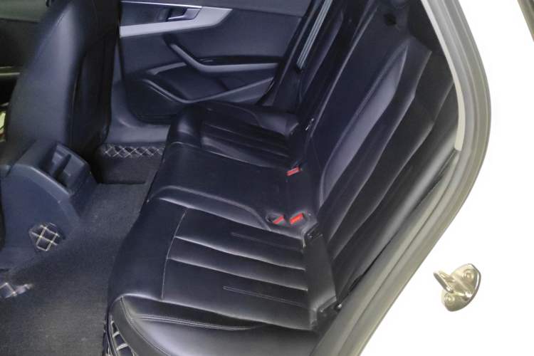 Used Audi A4L 2018 30th Anniversary Edition 40 TFSI Trendy Model Left Rear Seat