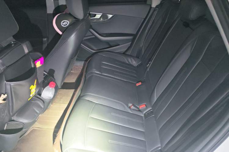 Used Audi A4L 2018 30th Anniversary Edition 40 TFSI Fashion Model Left Rear Seat