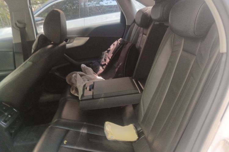Used Audi A4L 2018 30th Anniversary Edition 40 TFSI Fashion Model Left Rear Seat