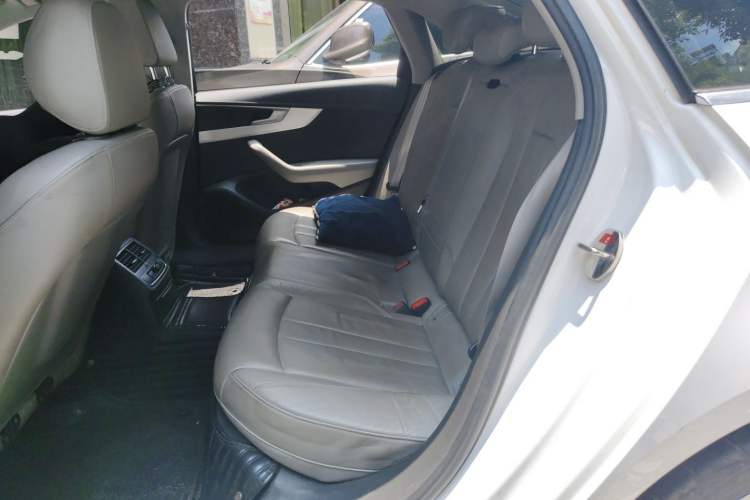 Used Audi A4L 2018 30th Anniversary Edition 45 TFSI quattro Individual Sport Edition Left Rear Seat