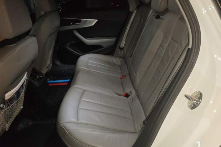 Used Audi A4L 2018 30th Anniversary Edition 40 TFSI Fashion Model Left Rear Seat