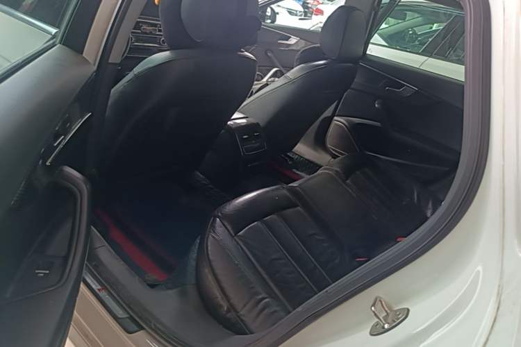 Used Audi A4L 2018 30th Anniversary Edition 40 TFSI Fashion Model Left Rear Seat
