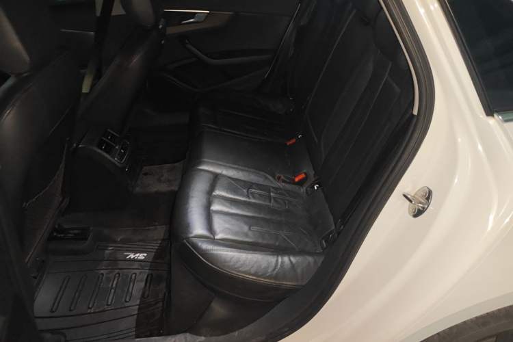 Used Audi A4L 2018 30th Anniversary Edition 40 TFSI Fashion Model Left Rear Seat