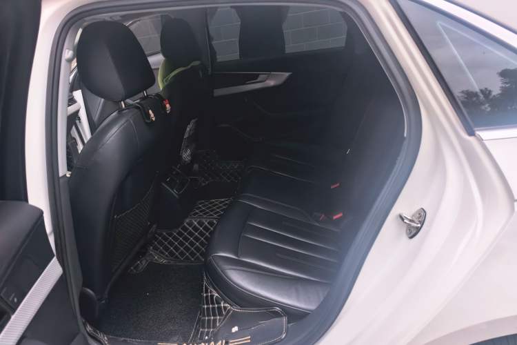 Used Audi A4L 2018 30th Anniversary Edition 40 TFSI Fashion Model Left Rear Seat